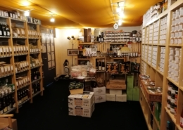 Grosse Vielfalt an Gewürzen, Tees und Spezialitäten